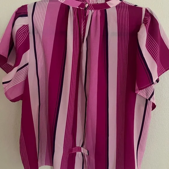 THML Blouse Women’s Sz M Davis Striped Pink/Purple Feminine Chic Summer NWT - Picture 3 of 10